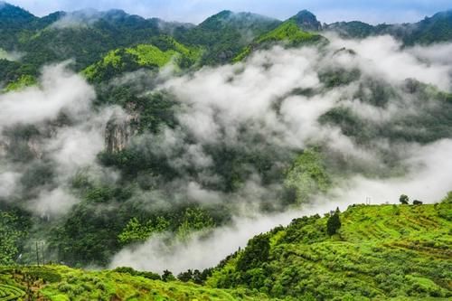 河南有座低调的山，蕴藏无数神话传说，夏季雨后景色更加迷人！