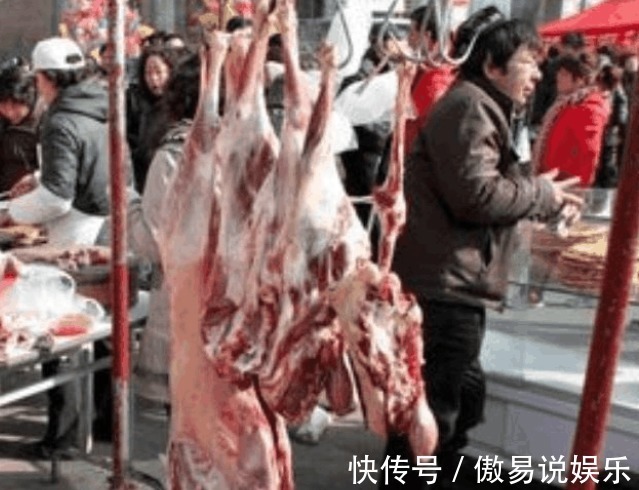 为什么猪肉要摆着卖, 而牛羊肉却挂着卖看完涨知识了