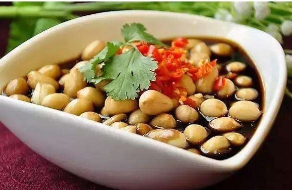 营养物质|花生怎么吃最养生医生提醒2种错误吃法,会引发不少严重疾病