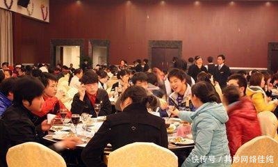 对饮|古代俗语:“父子不同桌,叔侄不对饮”,在现代人看来太不近人情