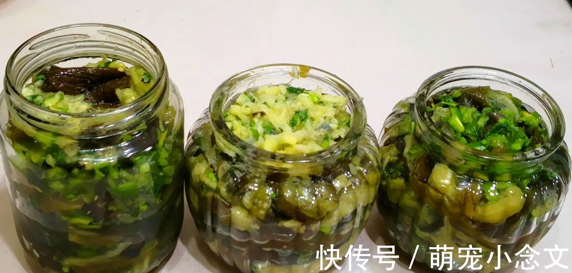 入秋后,遇到此菜我从不手软,5块钱买10斤,腌好后冬天吃特香!