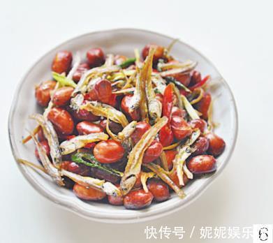 这小菜一顿只要一小碟,香软脆口,滋味十足,下酒还补钙