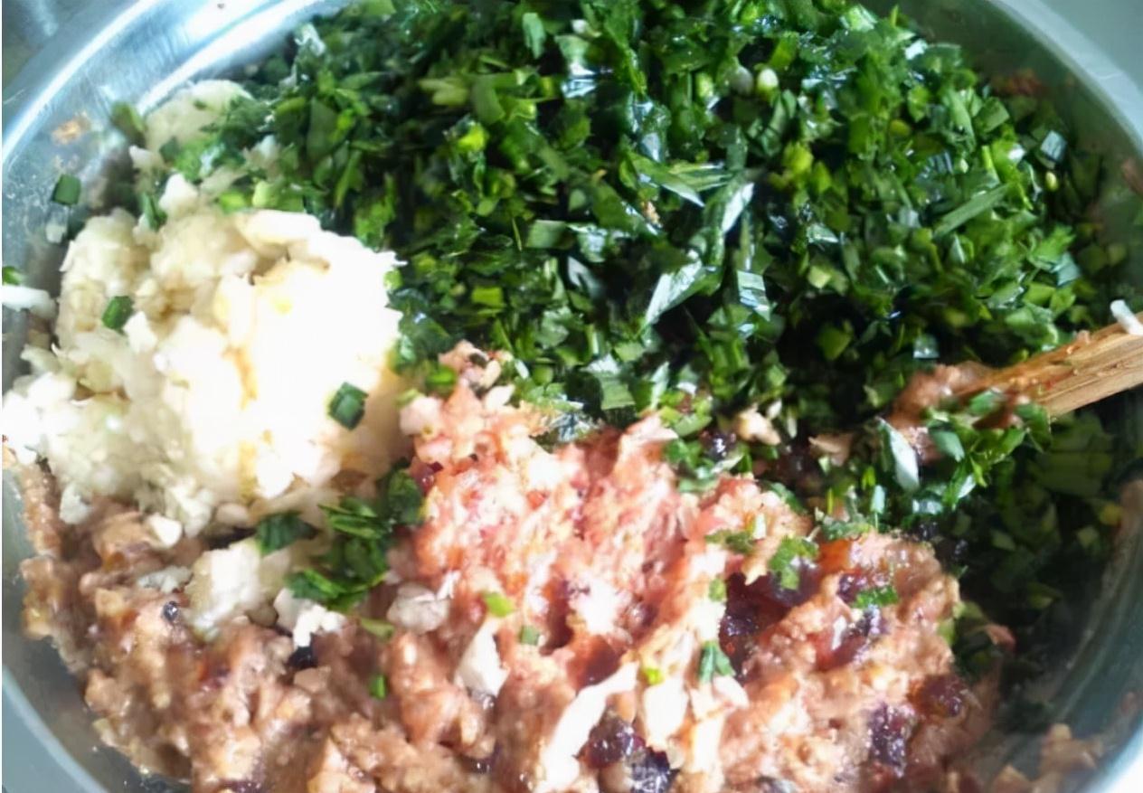 为啥自己总是调不出“香嫩的”肉馅?别只会放香油,学会多做2步