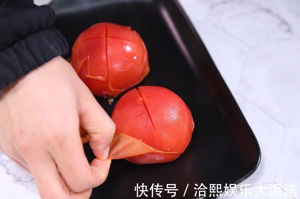 做法超简单的西红柿鸡蛋面,爽滑筋道,美味可口,老少都爱吃