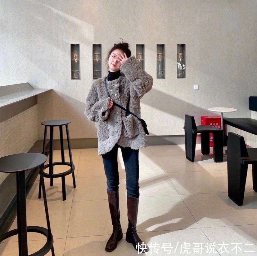 冬季不要只会穿羽绒服，这两种单品更值得拥有，风度与温度并存