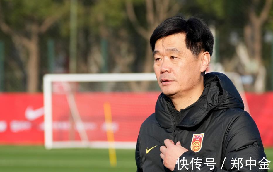 王子铭|国足队内50分钟热身赛打成1比1,00后进球,亚冠抽签结果将出炉