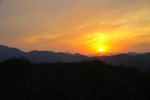 山路弯弯，遇见最美夕阳红