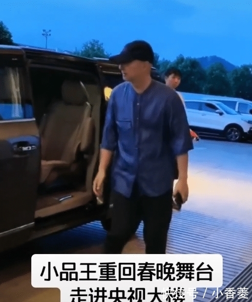 德云社|《金牌喜劇班》錄制現(xiàn)場(chǎng)曝光,陳佩斯穩(wěn)坐C位,郭德綱派徒孫參賽!