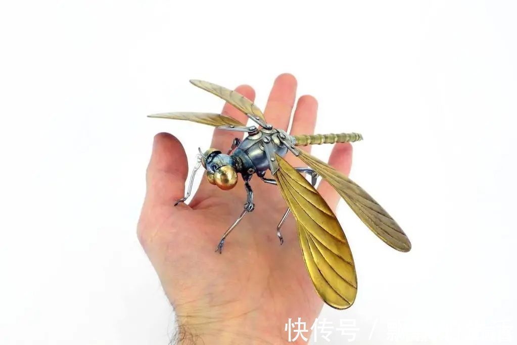 雕塑家$雕塑家收集废铁,打造朋克风金属动物,制作过程和作品都非常酷