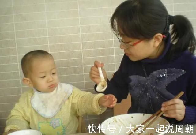母乳|1岁宝宝喝母乳体重达30斤,邻居直夸营养好,医生别沾沾自喜