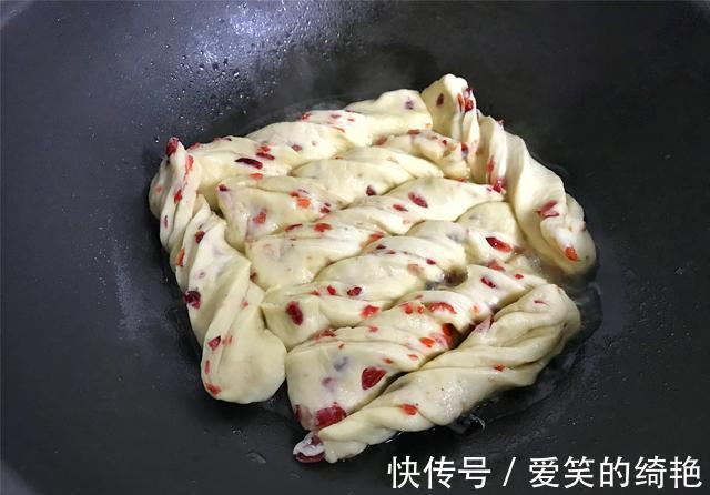 蔓越莓干|花卷新做法，比面包简单，比包子好吃，香甜松软，出锅孩子抢着吃