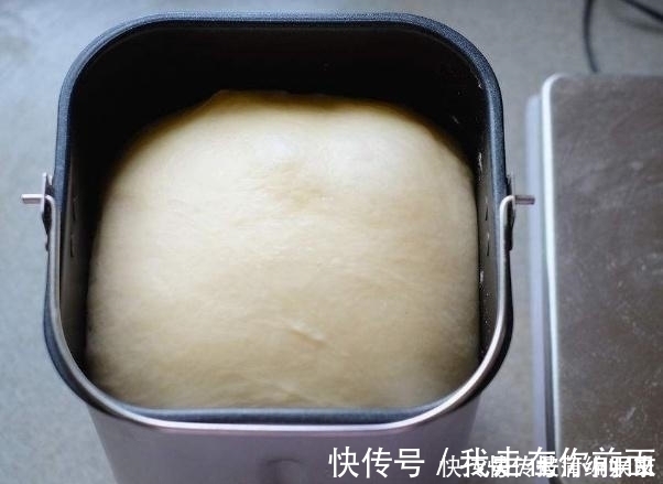 家常|面包家常做法,不用黄油不用烤箱,只需此样做,柔软又拉丝