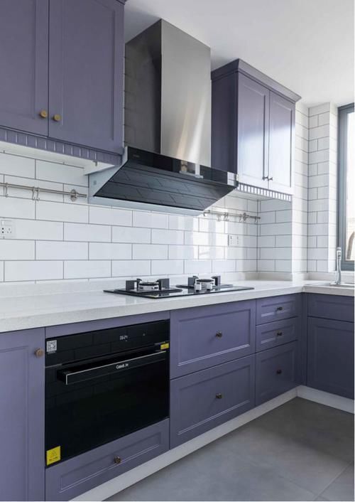 阳台上|93平现代简约风,壁炉式电视背景墙,简美如光的舒适宅