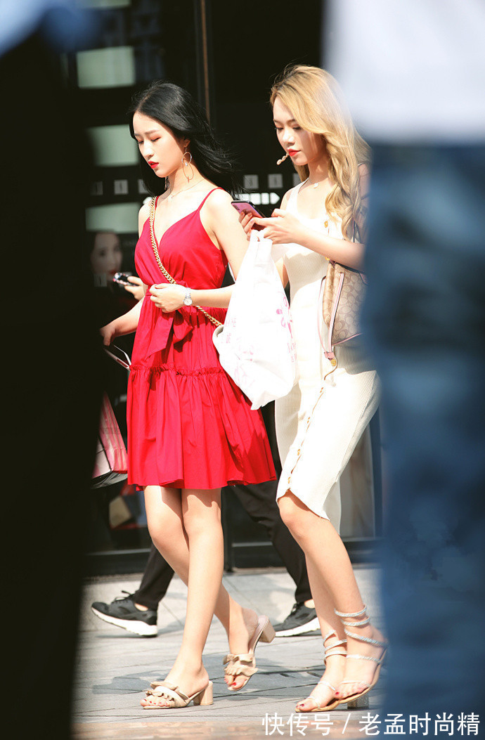 街拍|重庆街拍,高颜值好身材的美女,怎么搭配都好看!