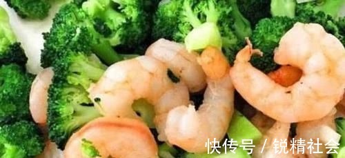 天天吃西兰花，从来都没有吃对？炒西兰花之前，到底要不要焯水？