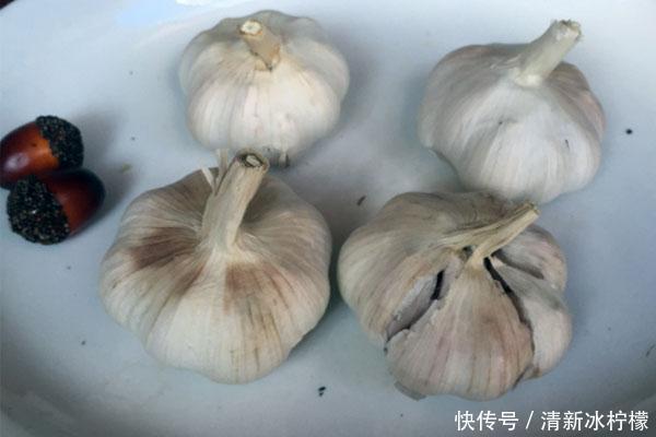 经常大蒜泡酒喝,好处有哪些?个个令人欣喜,总有适合你的