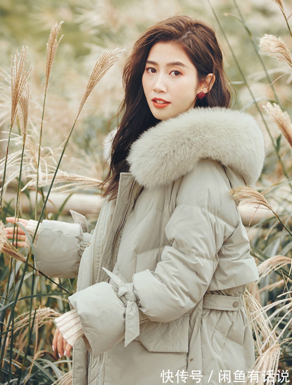 羽绒服 35岁博主把“牛奶裙”带火了,配羽绒服也好有气质,照着穿就很美