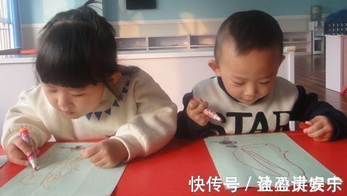 小绮|已经满两岁的宝宝,这三个技能都掌握了吗?全部做到说明发育达标