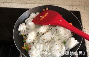 懒人菜谱，咖喱炒饭，做法简单，美味无法停止，5分钟搞定