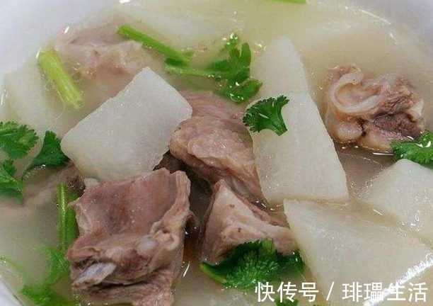 炖羊肉汤|炖羊肉,牢记这“4加2不加”,羊肉无膻味,汤浓味鲜美,不上火