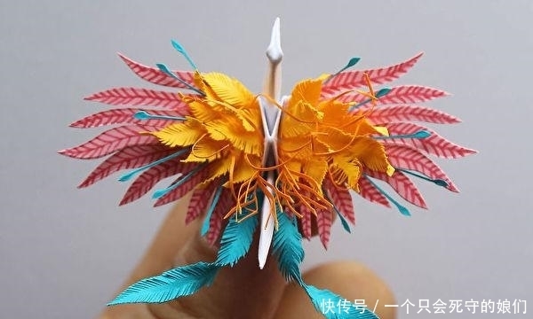 惊艳|男子每天折一纸鹤 1000天后作品惊艳众人