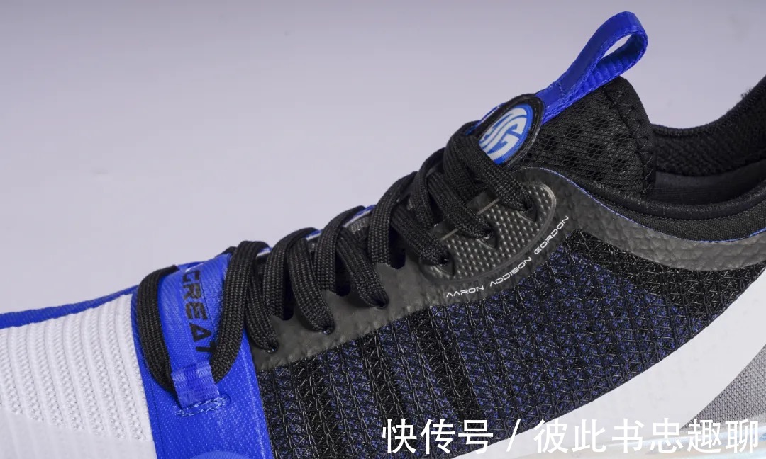 球鞋开箱:361度最新篮球鞋,3块TPU很有个性!