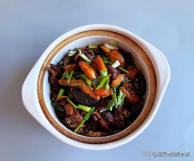 俩闺蜜的午餐：荤素4道菜配水果，花钱不多营养好，网友：眼馋