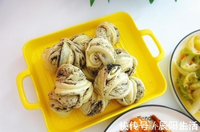 天冷了，三餐都要认真做，晒下我家的晚餐，两口人的餐桌，温暖！