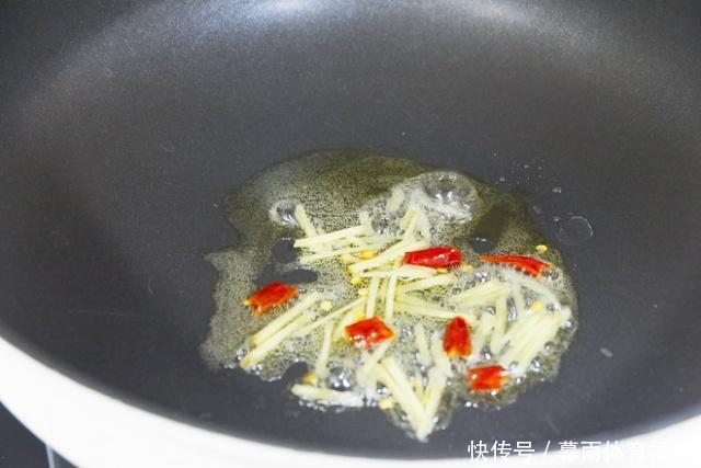  受不了|东北餐桌上常见的食物，南方人看了受不了，北方人真香！