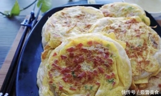 鸡蛋饼|3个鸡蛋，不揉面，简单一搅，做家人爱吃的鸡蛋饼，鲜美有营养
