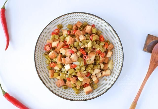 念念不忘|初秋最棒的下饭菜,家人点名要吃,酸辣爽口,不吃两碗米饭不罢休