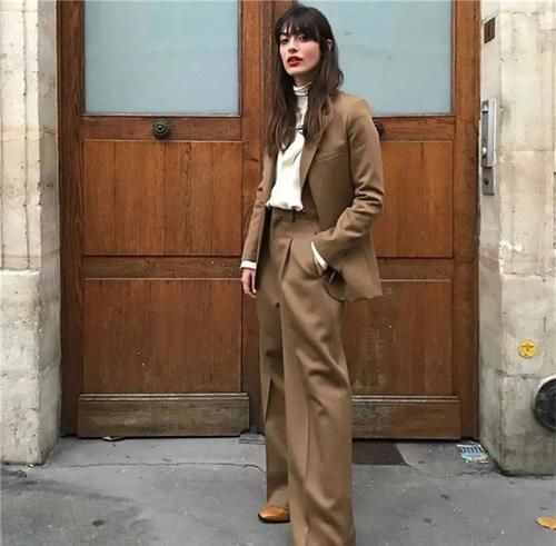 春季也太适合“大女人风”了，掌握这几个小技巧，轻松穿出大气场