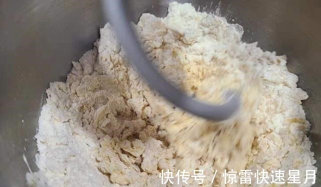 棋格双色吐司|棋格双色吐司 交叉美 学会这一招 想做抹茶做抹茶 想做可可做可可！