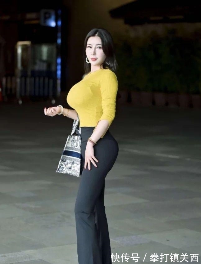 美女|凹凸紧致的瑜伽裤美女,大方得体的搭配风格也耐看,会更经典