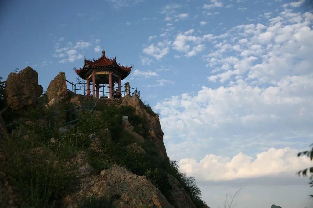  往上|贾平凹笔下的凤冠山，“山城之父”名不虚传