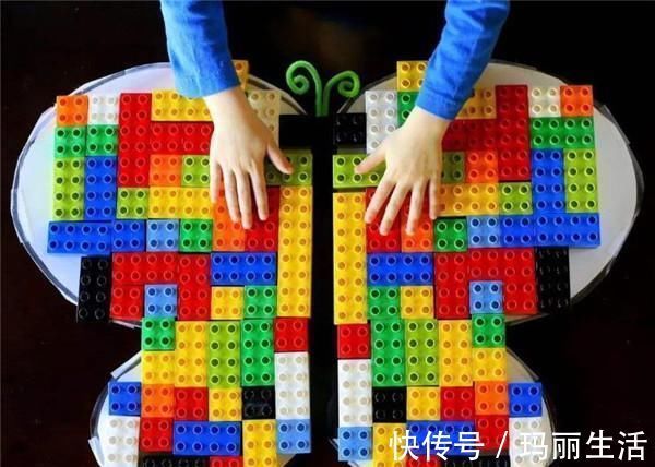 玩具|熊孩子突然安静,不吵不闹不作妖的时候,孩子自己在玩啥