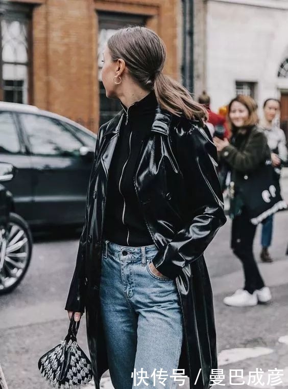 卫衣内搭的3种穿法!这么穿时髦又高级,稳赢!