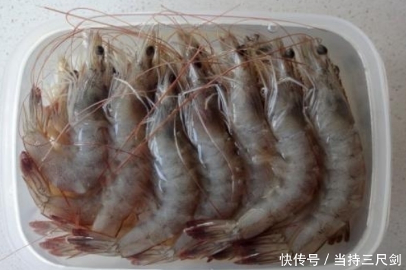 保存大虾不能直接冻冰箱老渔民教你3招,1年不坏,和鲜虾一样