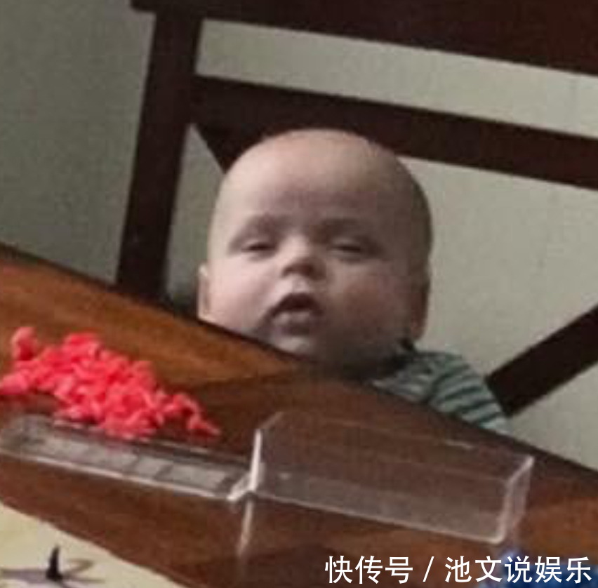 妈妈|新手奶爸带娃被宝妈查岗,发过去这些照片,宝宝好困,却不能睡