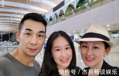 冷面笑匠|赵文卓意外出圈,“冷面笑匠”和“镇场大哥”的名号,他实至名归