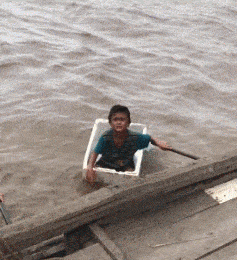 |搞笑GIF:马总怎么的,你这是玩穿越吗?