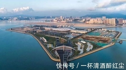 安全性@全球独一无二的桥,远看中间像“断裂”一般,车辆经过却从不减速