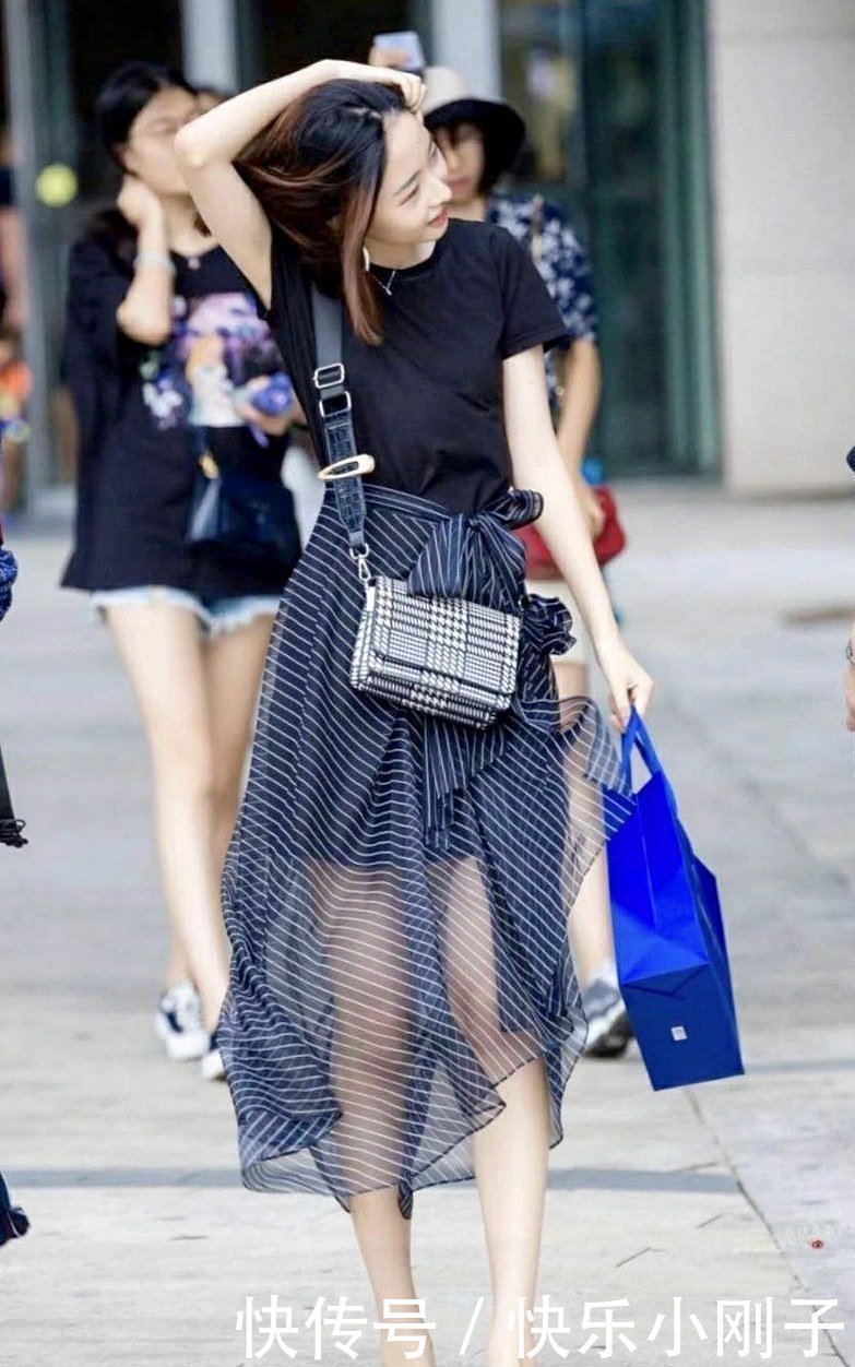 样才可以|通常穿搭寻求性格范,随时展现出优雅的造型!