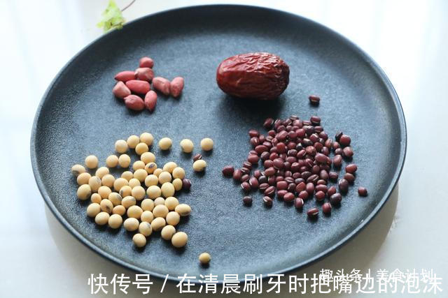 15分钟的懒人早餐，连吃3天都不腻，营养丰富元气满满，孩子爱吃