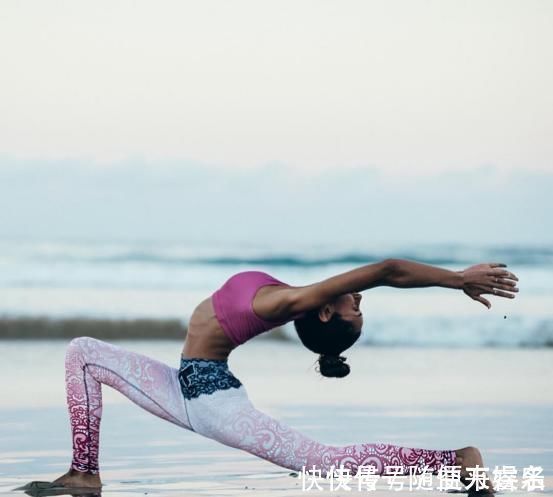 脚尖|健身达人董烨太优秀，柔美和力量感兼具，大长腿马甲线让人羡慕