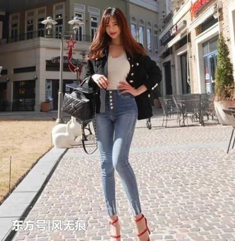 美腿|紧身牛仔裤小姐姐,曲线完美美腿纤细修长,身材吸睛无数!