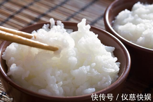 煮饭|还在用冷水蒸大米？错到离谱！教你这样蒸，米饭又香又软不粘锅