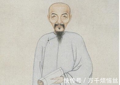 乾隆|乾隆随口说出一句对联，纪晓岚立刻跪下，请求皇帝开恩!