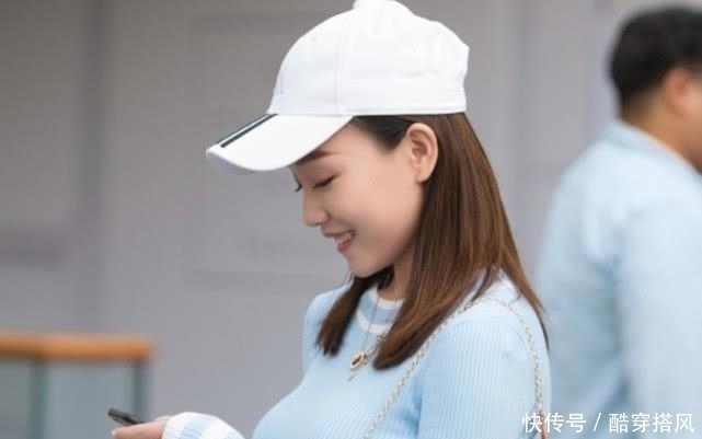 街拍:微胖型的美女,宁愿胖的精致,也不愿意瘦的雷同!