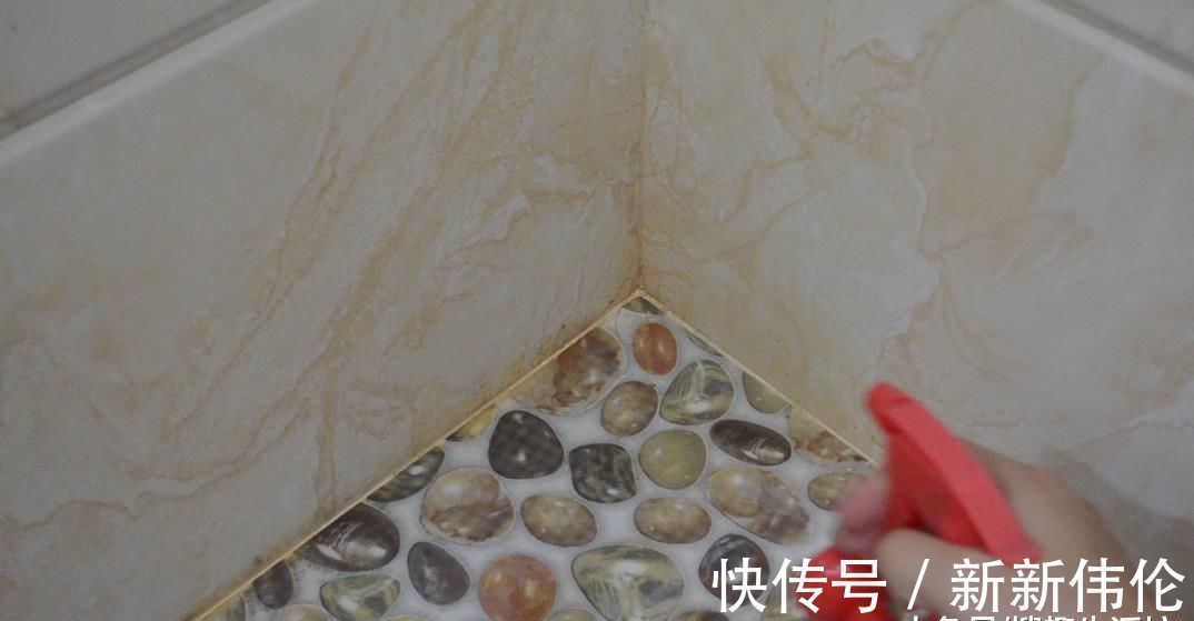 卫生间墙角喷一些它, 角落不脏不臭, 还没有小飞虫, 试过的人都夸好